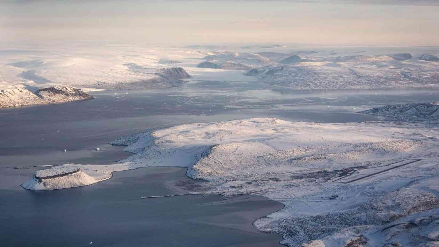 Trump spedisce il figlio Don Jr, ecco perché la Groenlandia è "terra di conquista"
