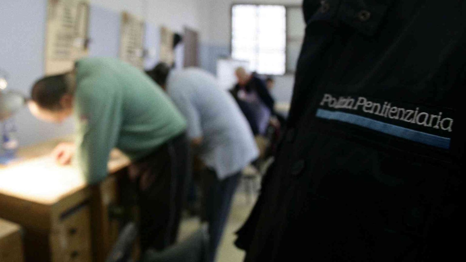 L'altro fronte dell'emergenza: dietro le sbarre mancano agenti