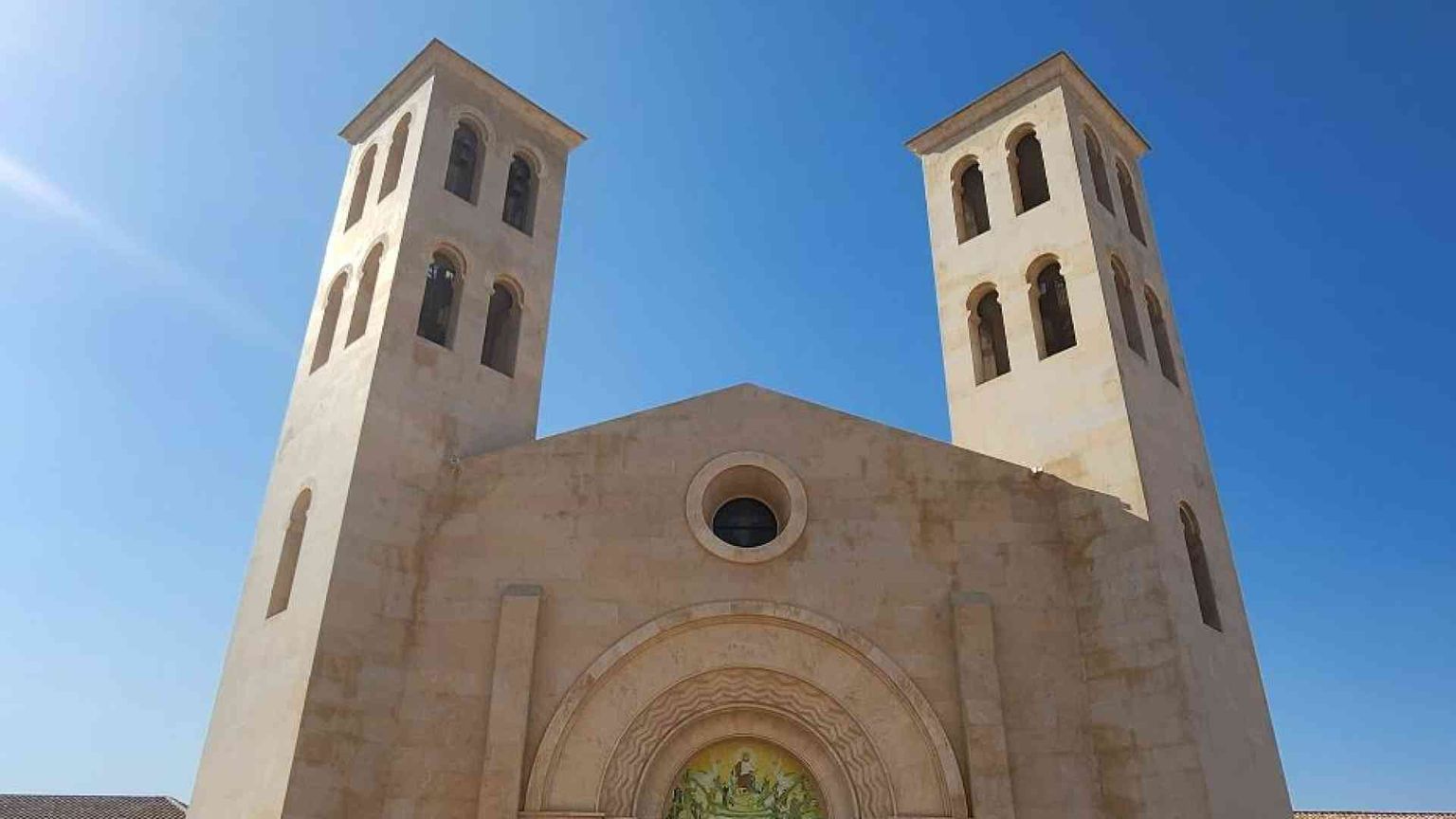 Là dove c'era il campo minato ora sorge la chiesa del Battesimo di Gesù