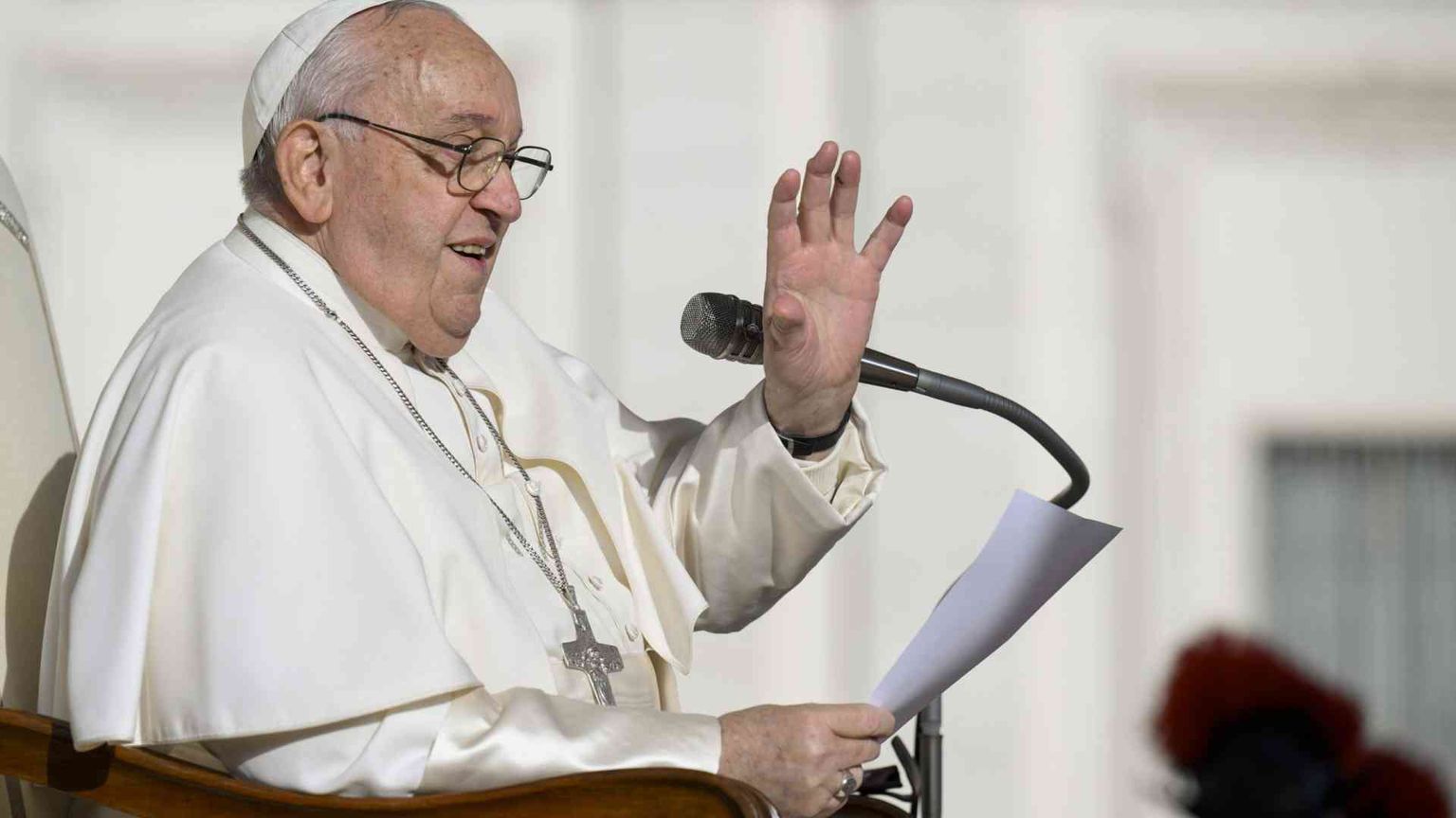 Il Papa: diplomazia di speranza contro la III guerra mondiale