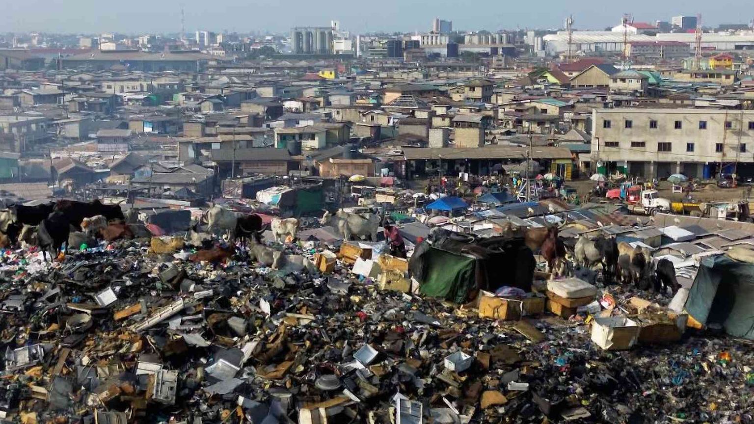 Tassi alle stelle e bond in valuta forte: così il passivo resta insostenibile