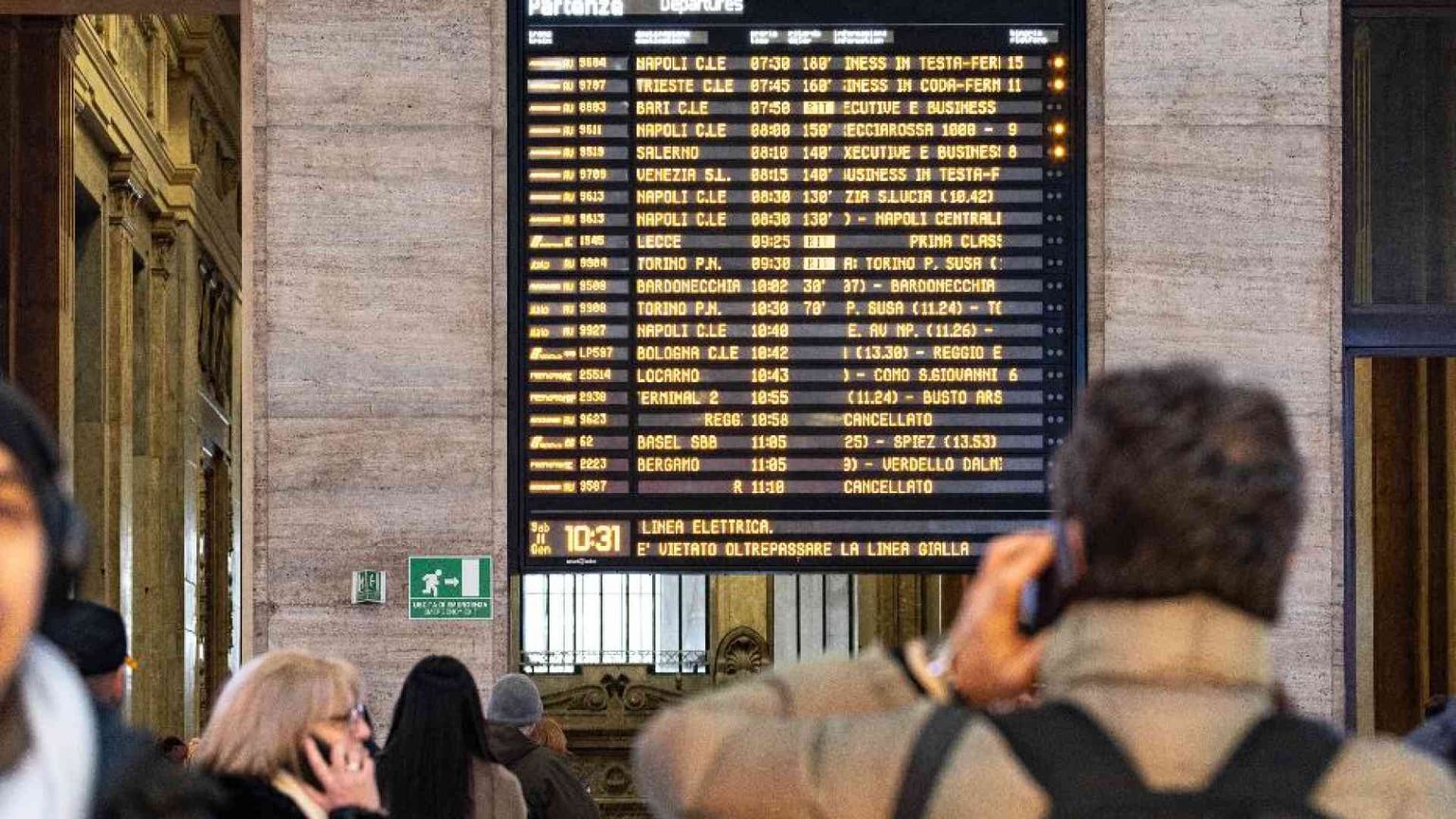 Guasto a Milano: le ferrovie di nuovo nel caos (e Salvini sotto accusa)