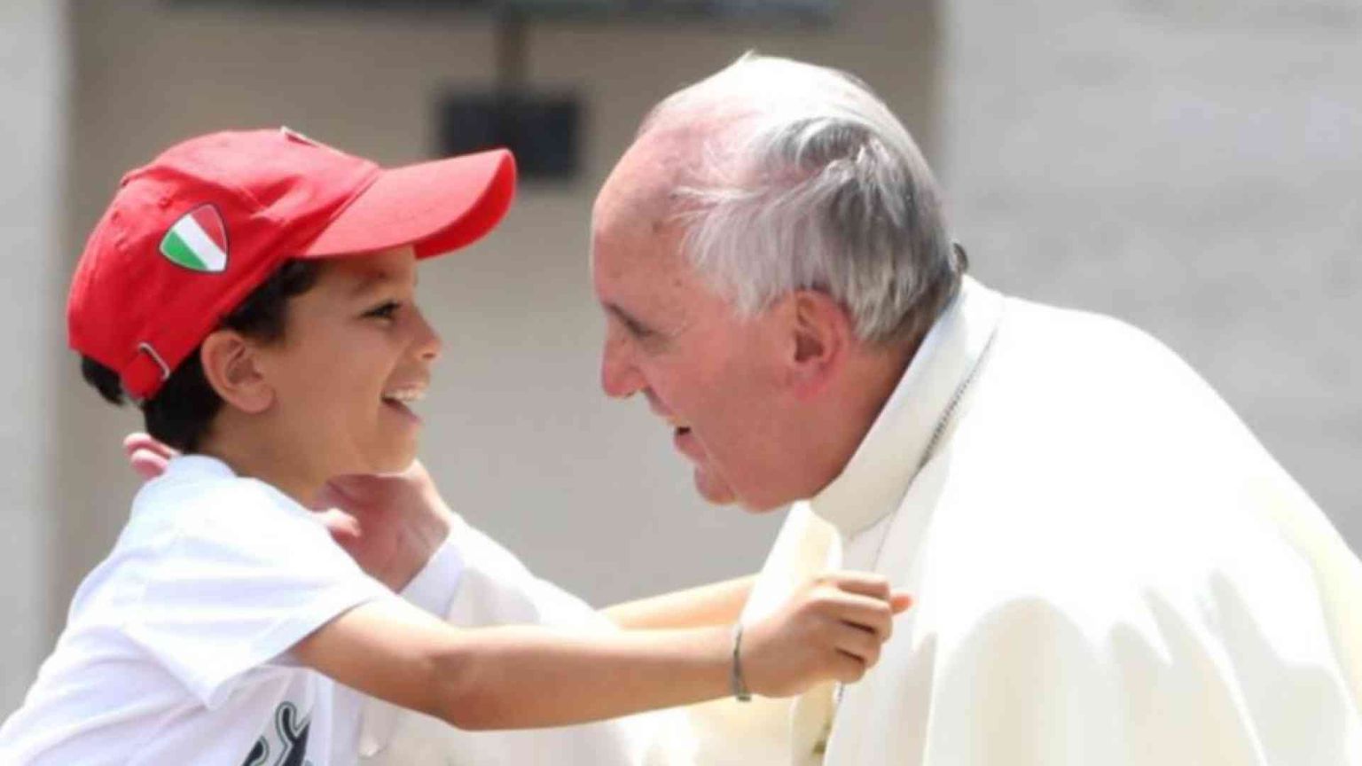 «Saper ridere, lievito della gioia». L'autobiografia di papa Francesco