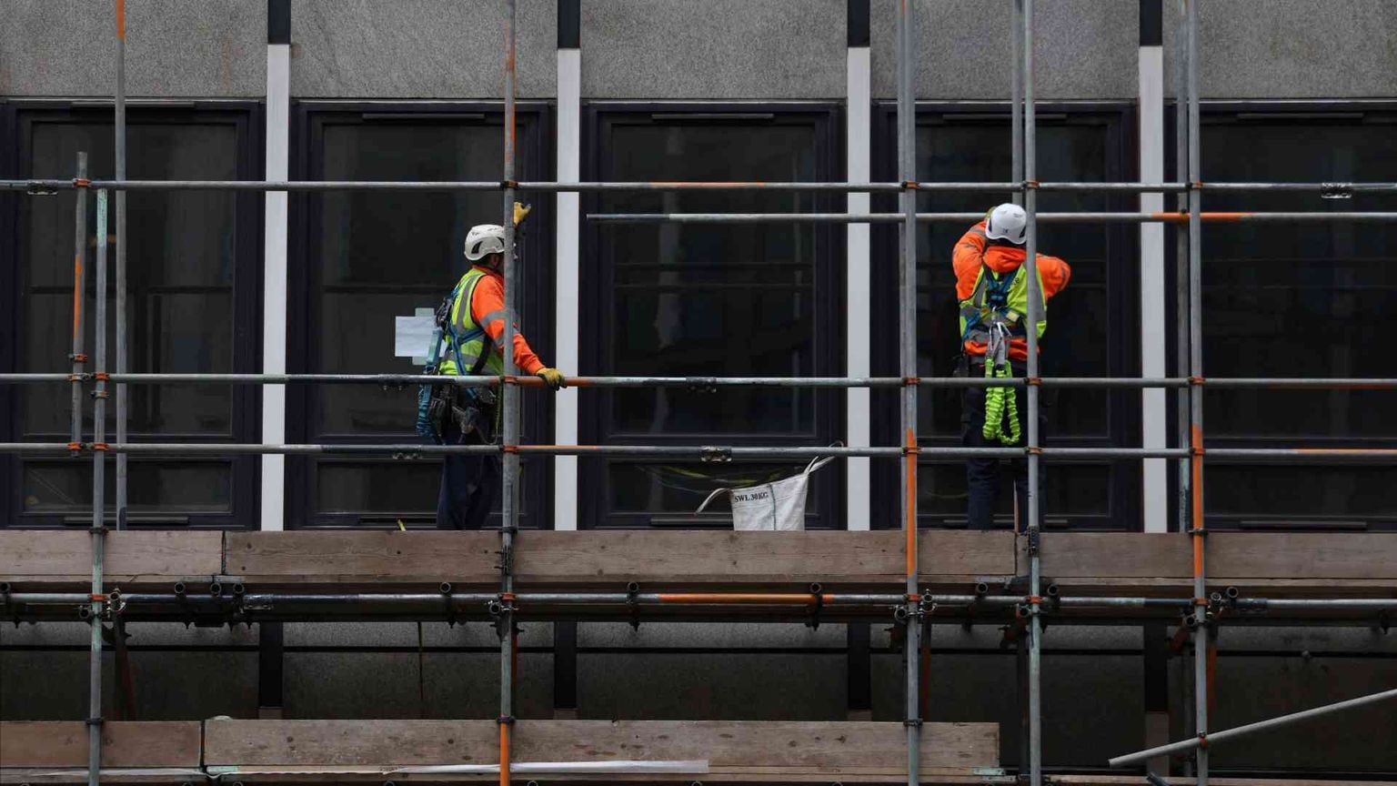 Confindustria: «Il 2025 inizia con caro energia e incertezza sui dazi»