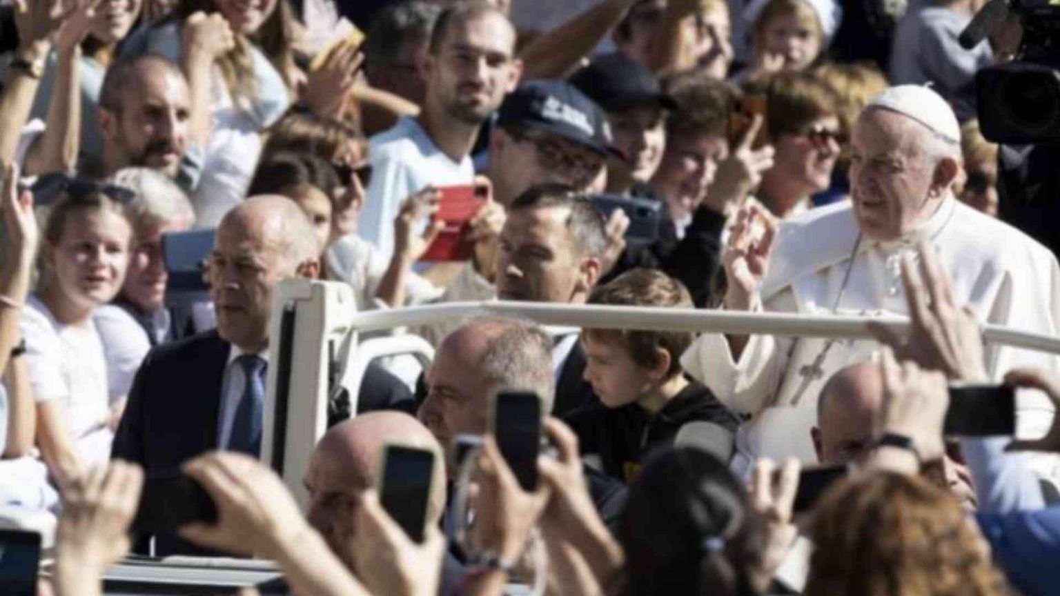 Perché più di 3 italiani su 4 hanno fiducia nel Papa