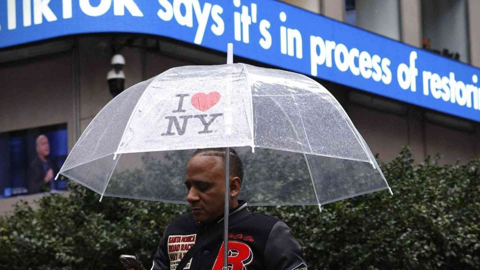 TikTok si riaccende, la Cina ringrazia Trump