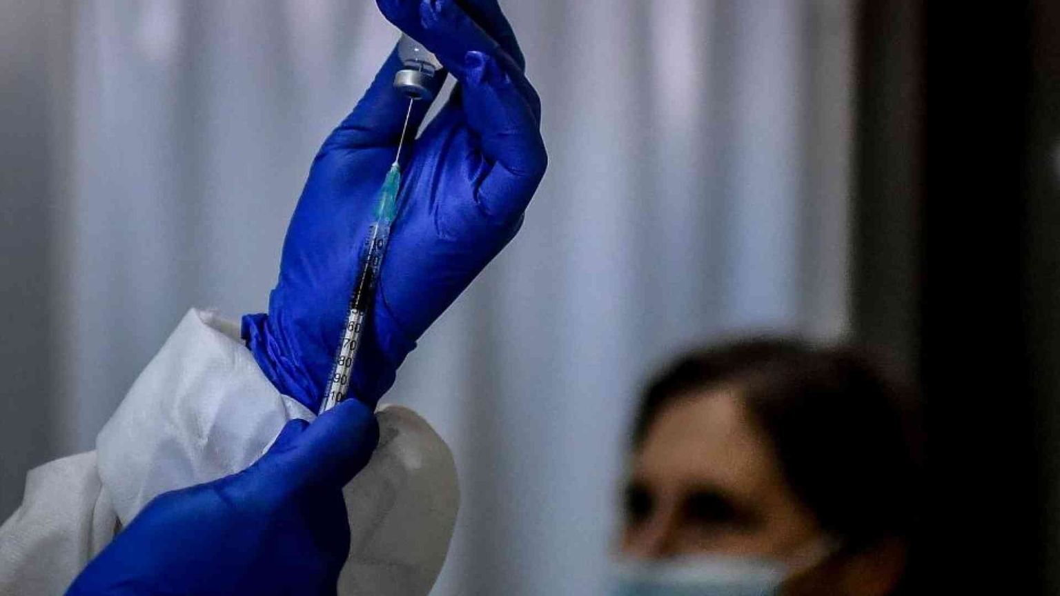 Vaccini e multe: in gioco la fiducia