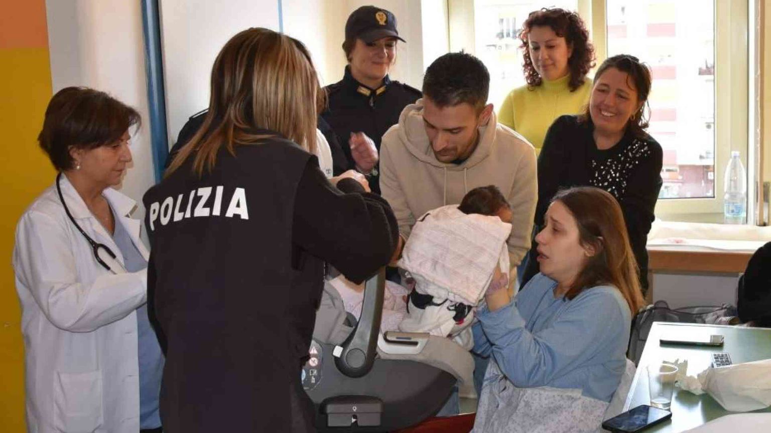 Sofia, la neonata rapita e ritrovata. I genitori: «Come morire e risorgere»