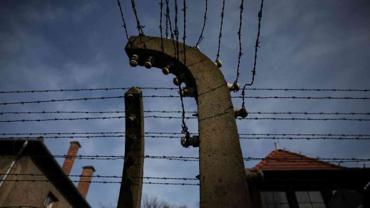 Noi, spettatori smemorati davanti ad Auschwitz