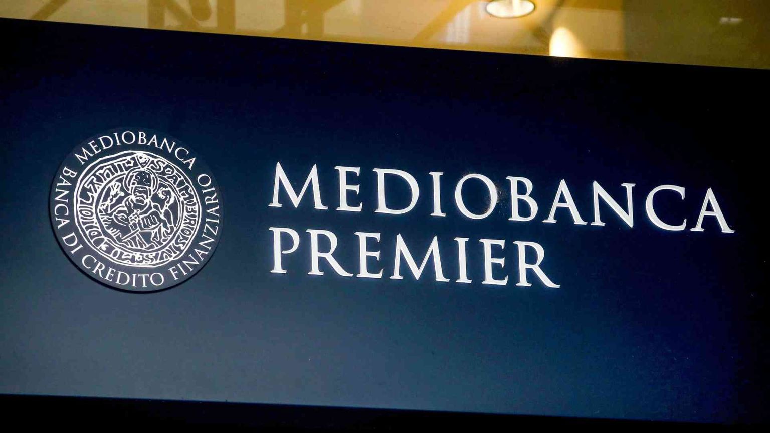 Mediobanca: «L'offerta di Mps non concordata». Meloni: «Operazione di mercato»