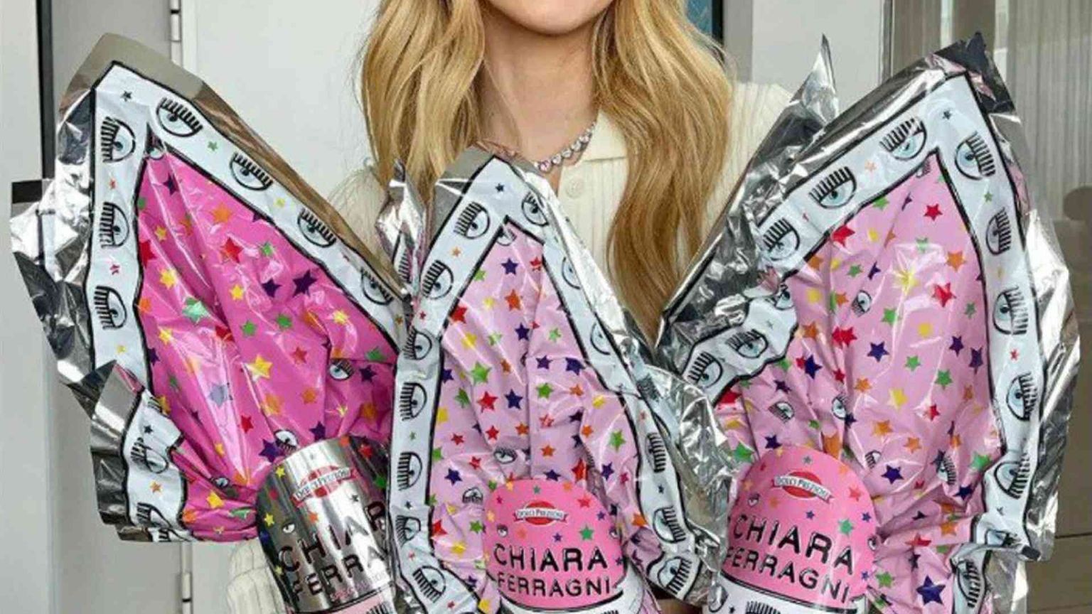 Ferragni a processo con l'accusa di truffa aggravata per i casi pandoro e uova