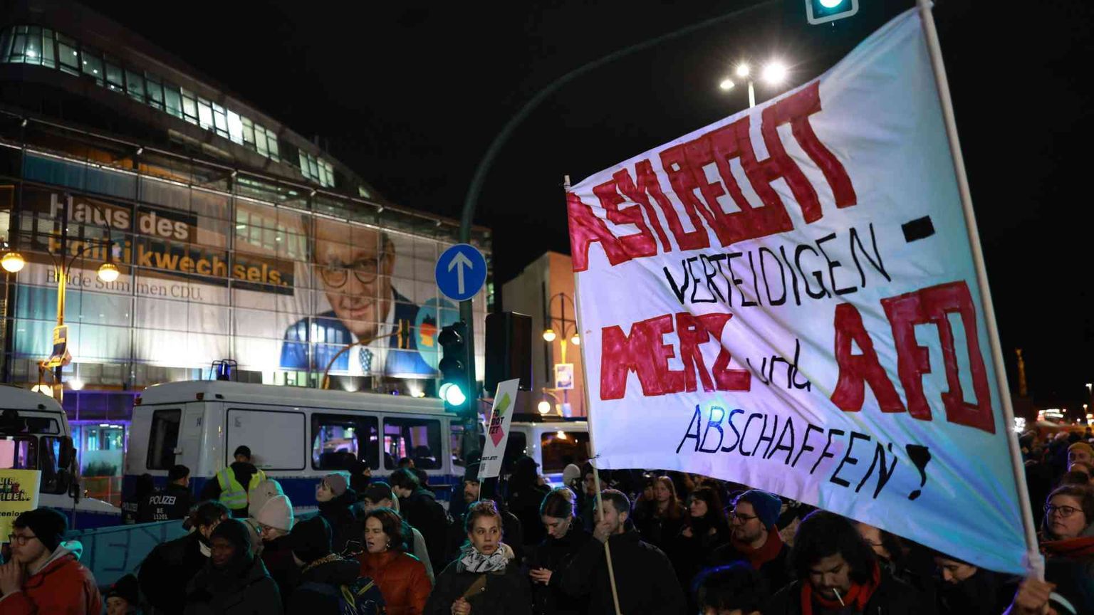 Migranti, Cdu con l'Afd: così è caduto l'ultimo tabù