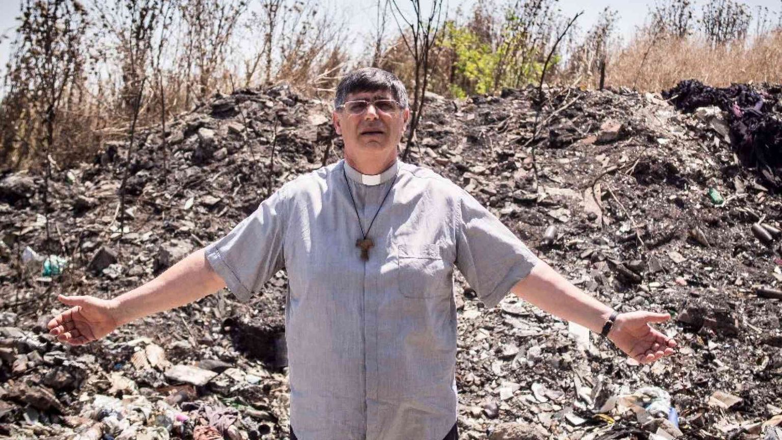 Per i bimbi nelle bare, per chi lotta con il cancro: mai più Terre dei fuochi