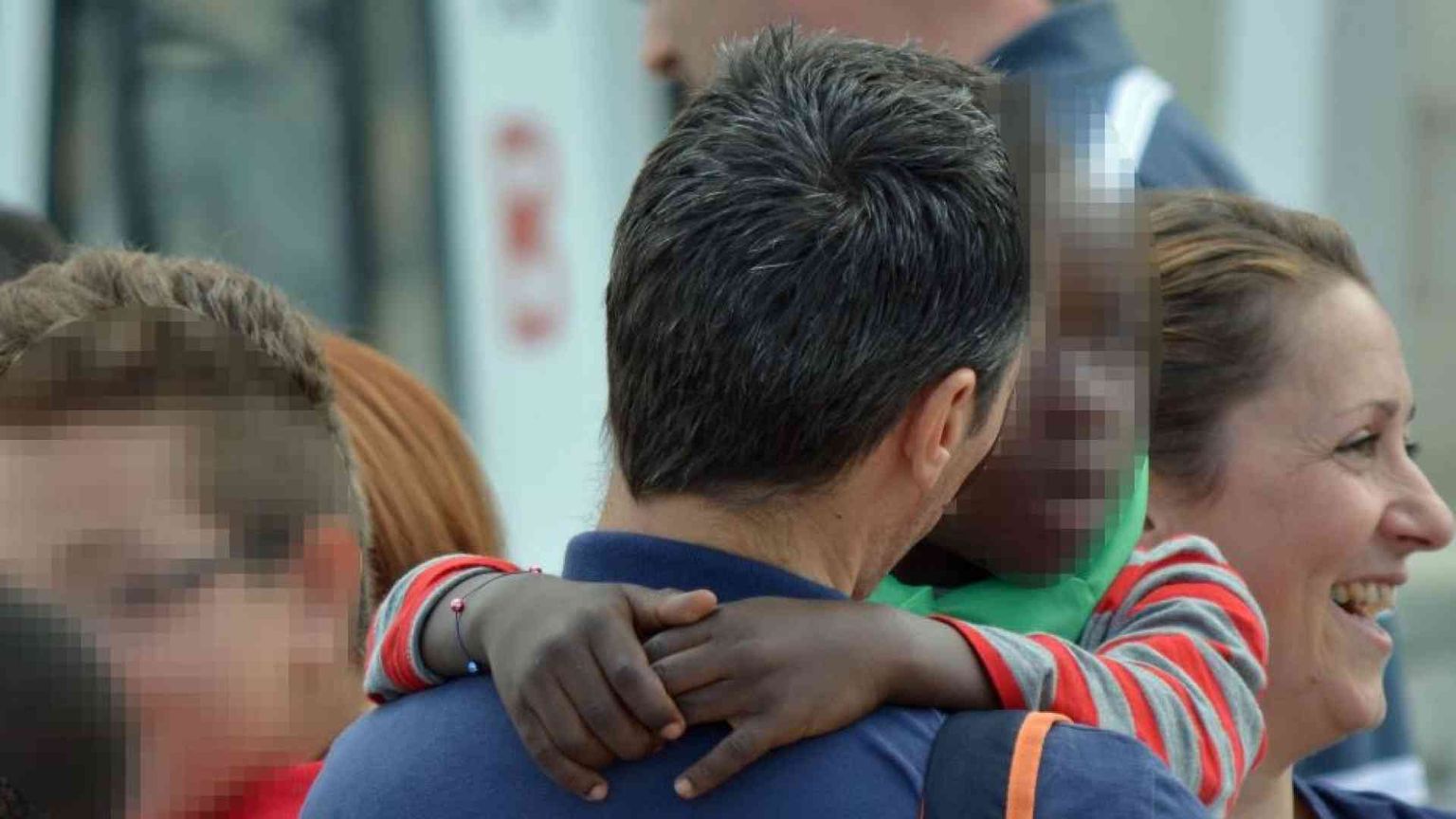 Il crollo delle adozioni (non solo a Milano): cosa sta succedendo?