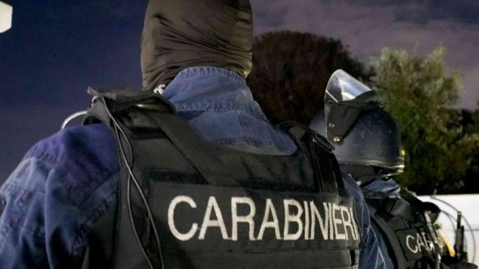 Droga in carcere, 9 agenti perquisiti