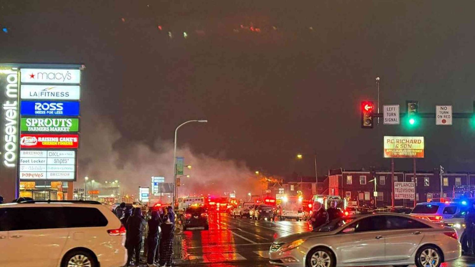 Jet si schianta a Philadelphia, 6 morti