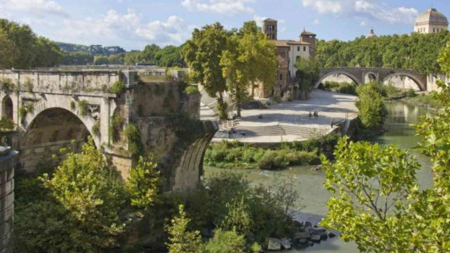 Il Dio Tevere e quelle sponde sacre al riparo dalle alluvioni