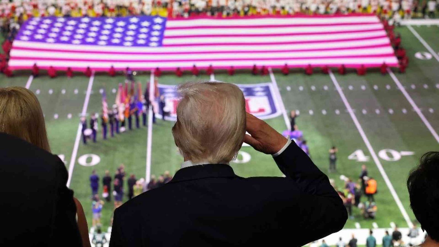 Trump: ho parlato con Putin. E annuncia dazi al 25% sull'acciaio