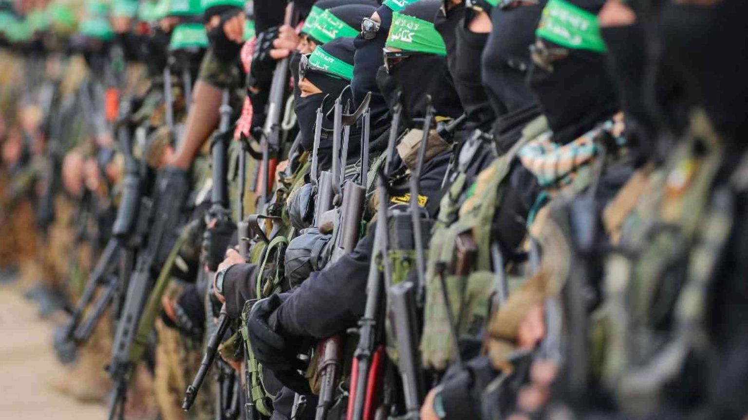 Hamas rinvia il prossimo rilascio di ostaggi: la tregua è a rischio?
