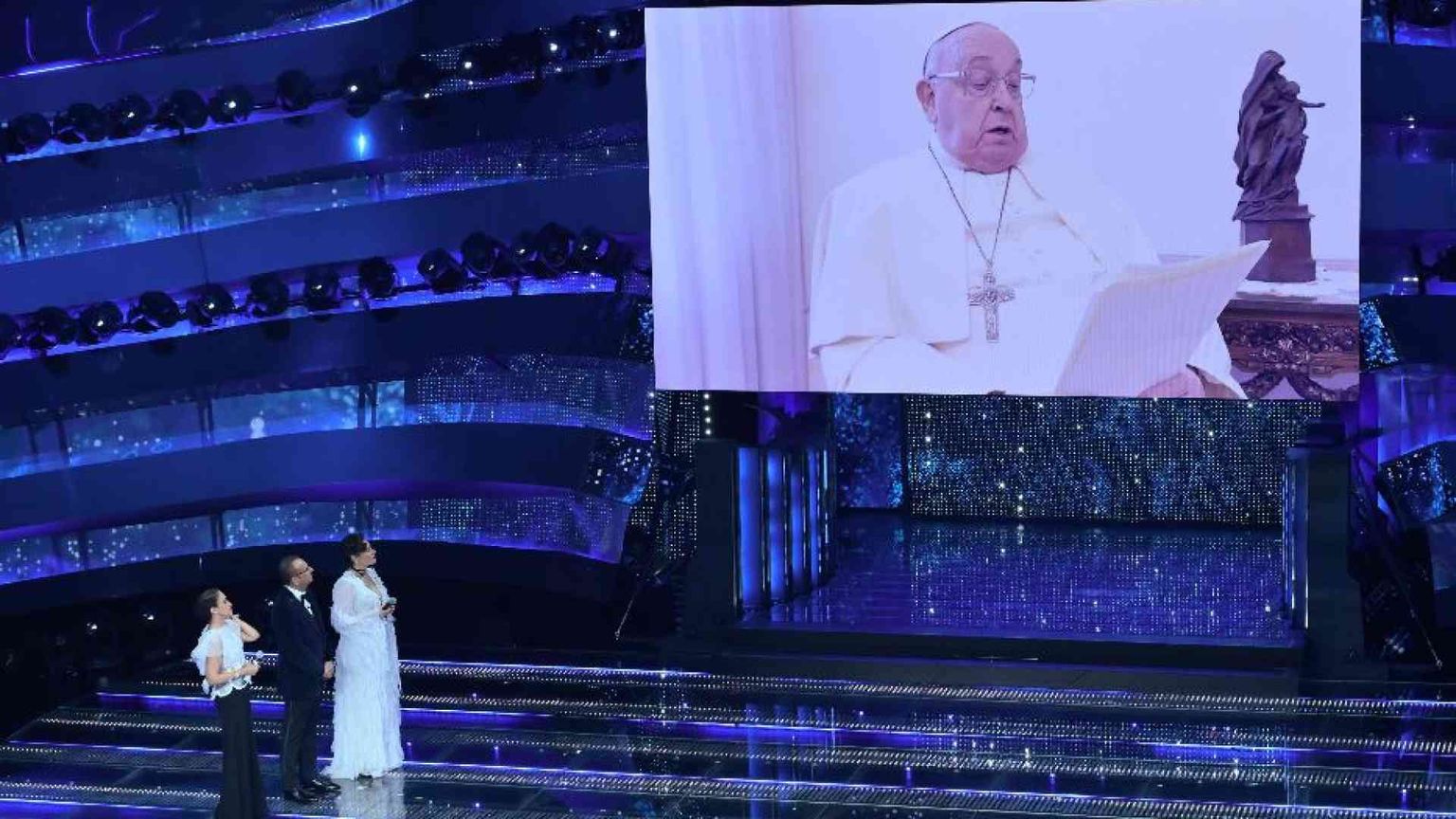 Le fake news sul messaggio del Papa: così Carlo Conti ha spento le polemiche