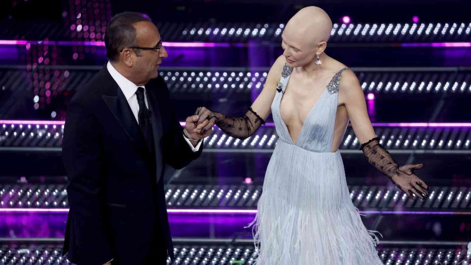 È la sera di Bianca Balti: «Al Festival sono venuta a celebrare la vita»