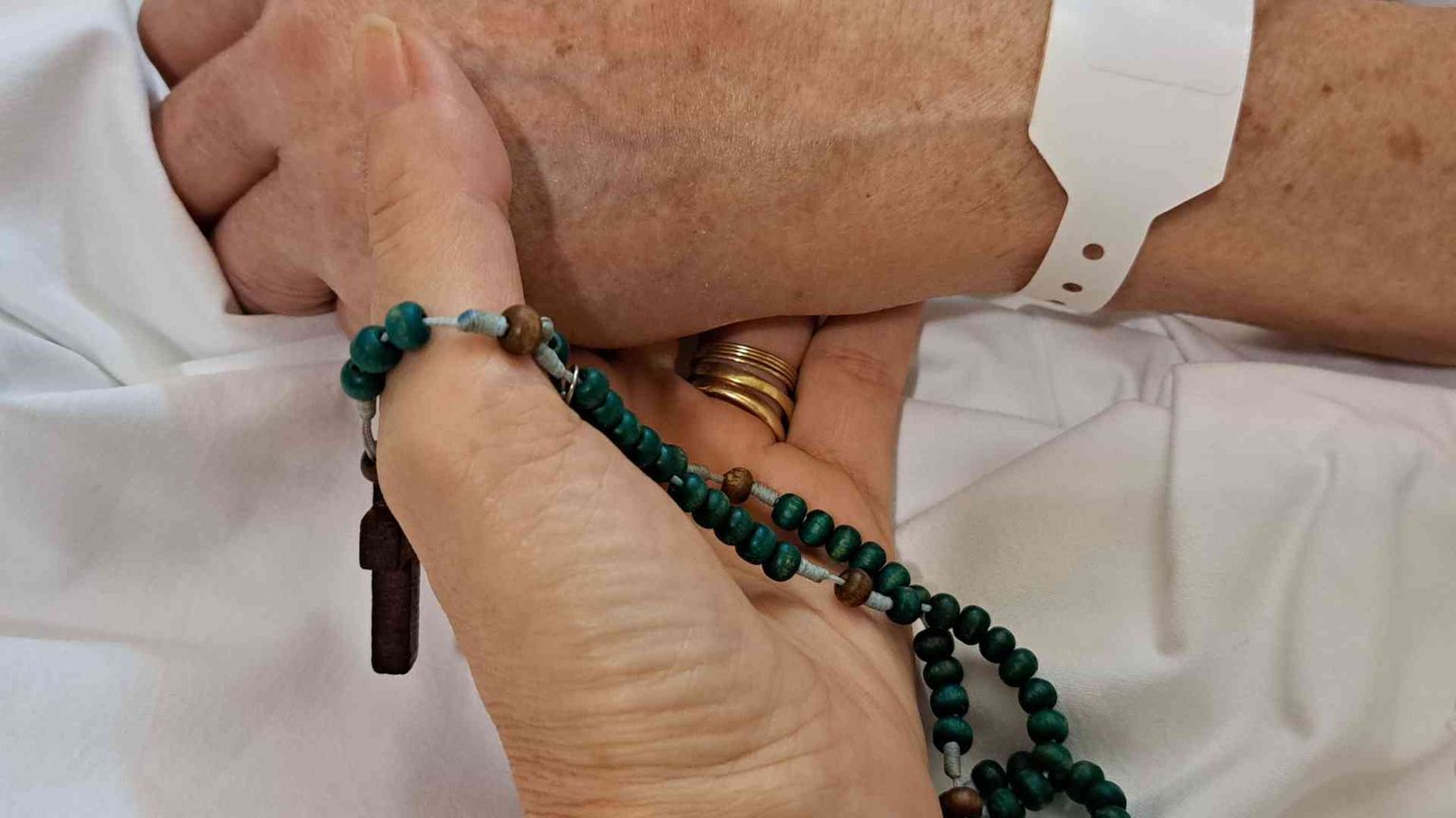 «Mamma ha 98 anni e sta male». Ma il diritto alle cure palliative è negato