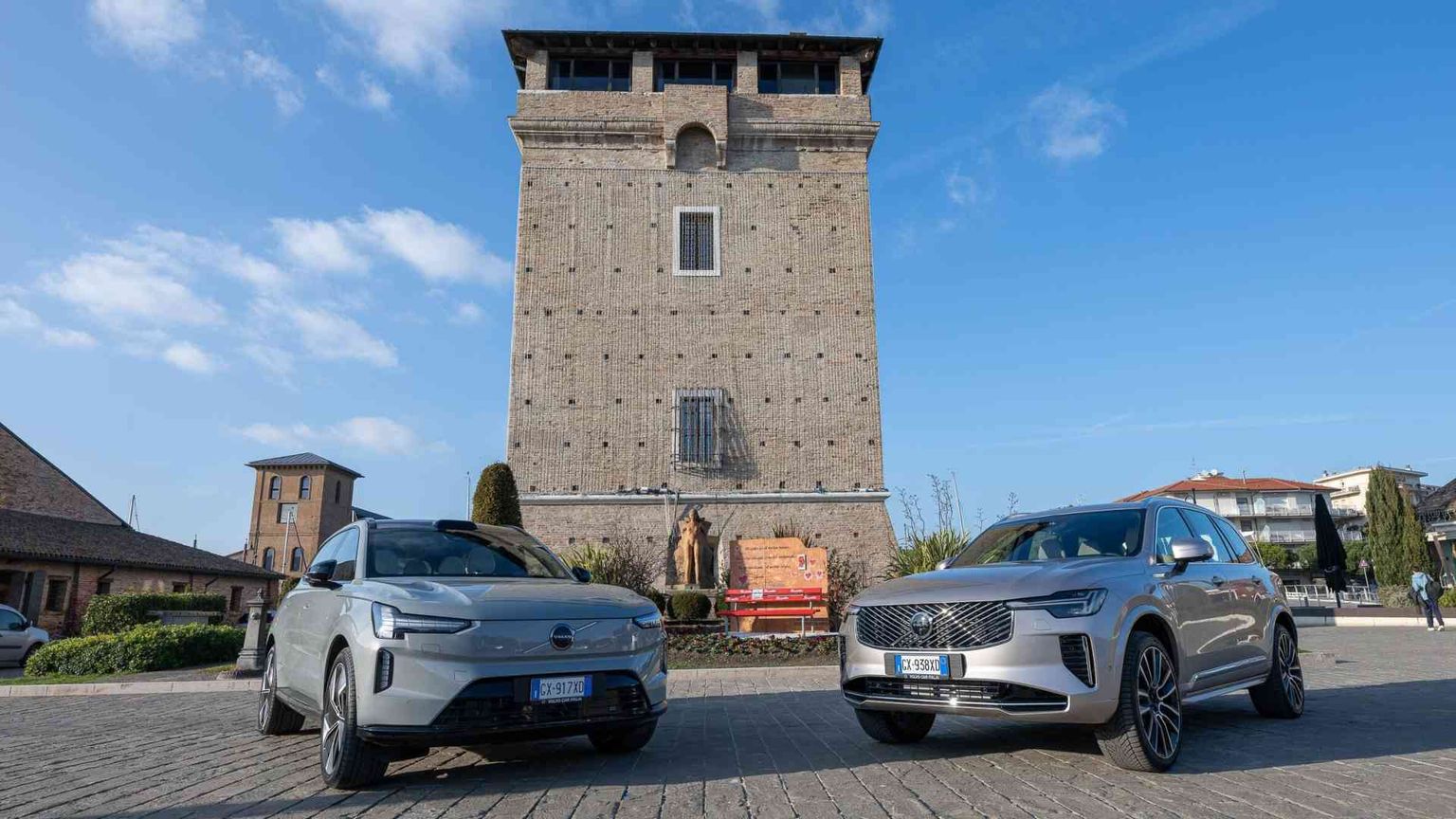 Dalla XC alla EX, per Volvo la sicurezza fa sempre 90