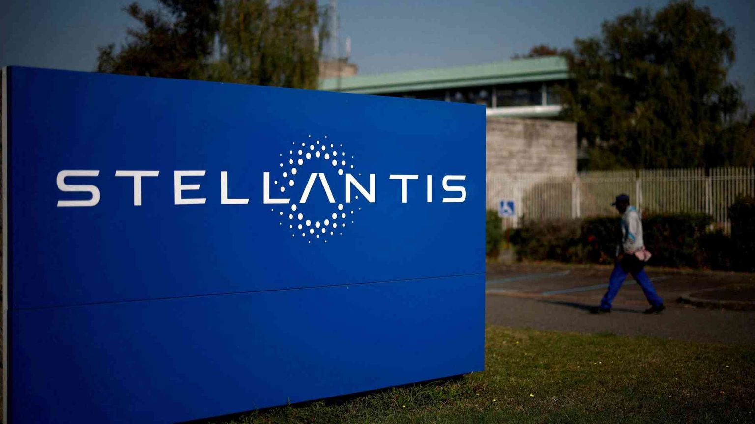Stellantis, l'utile netto crolla del 70% nel 2024