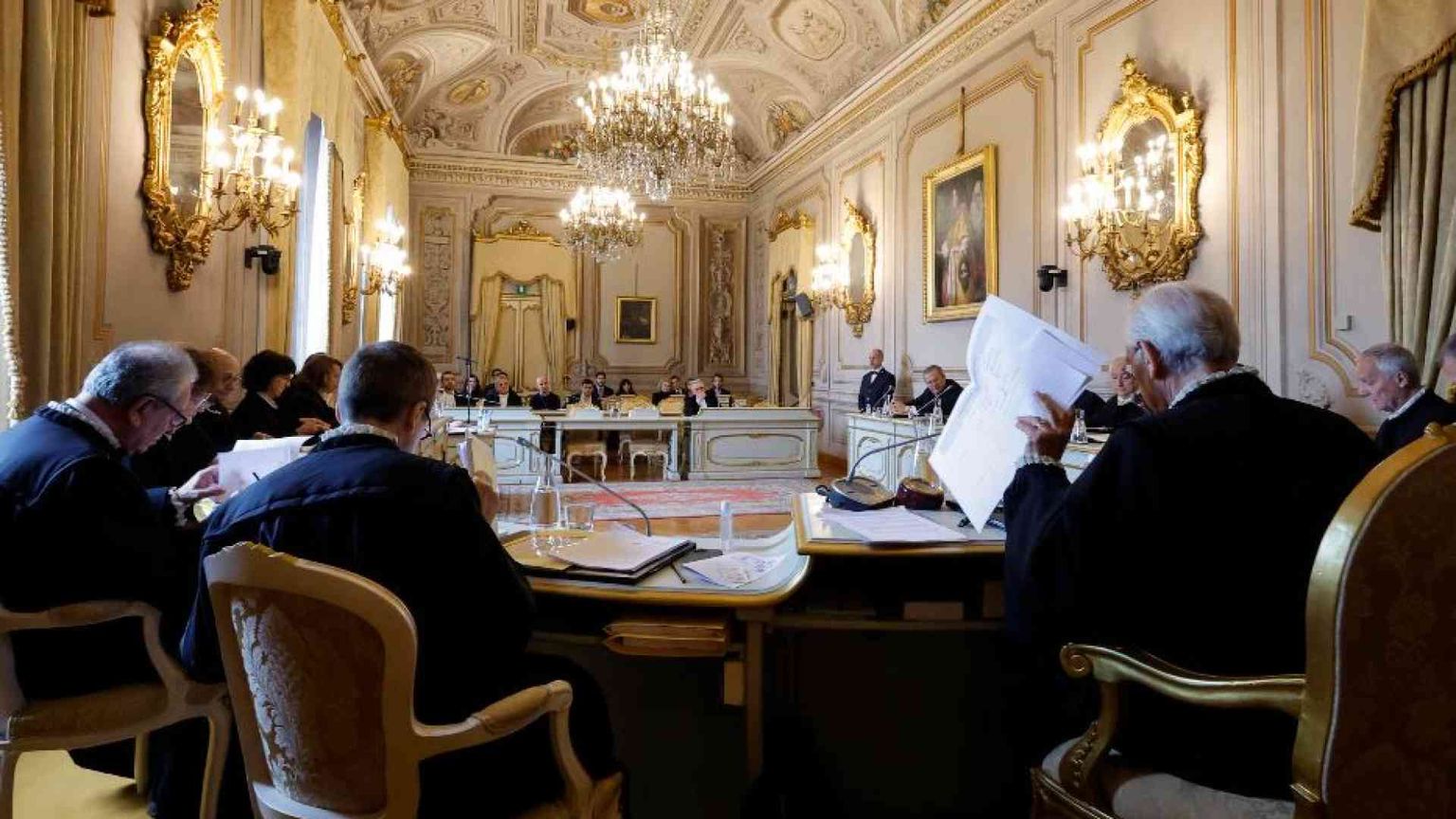 Alla Corte costituzionale il caso dei figli in provetta di "due madri"