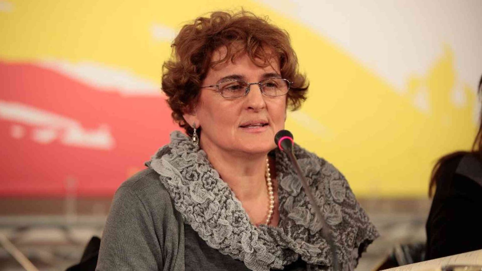 Rosanna Virgili oltre il frastuono del selfismo