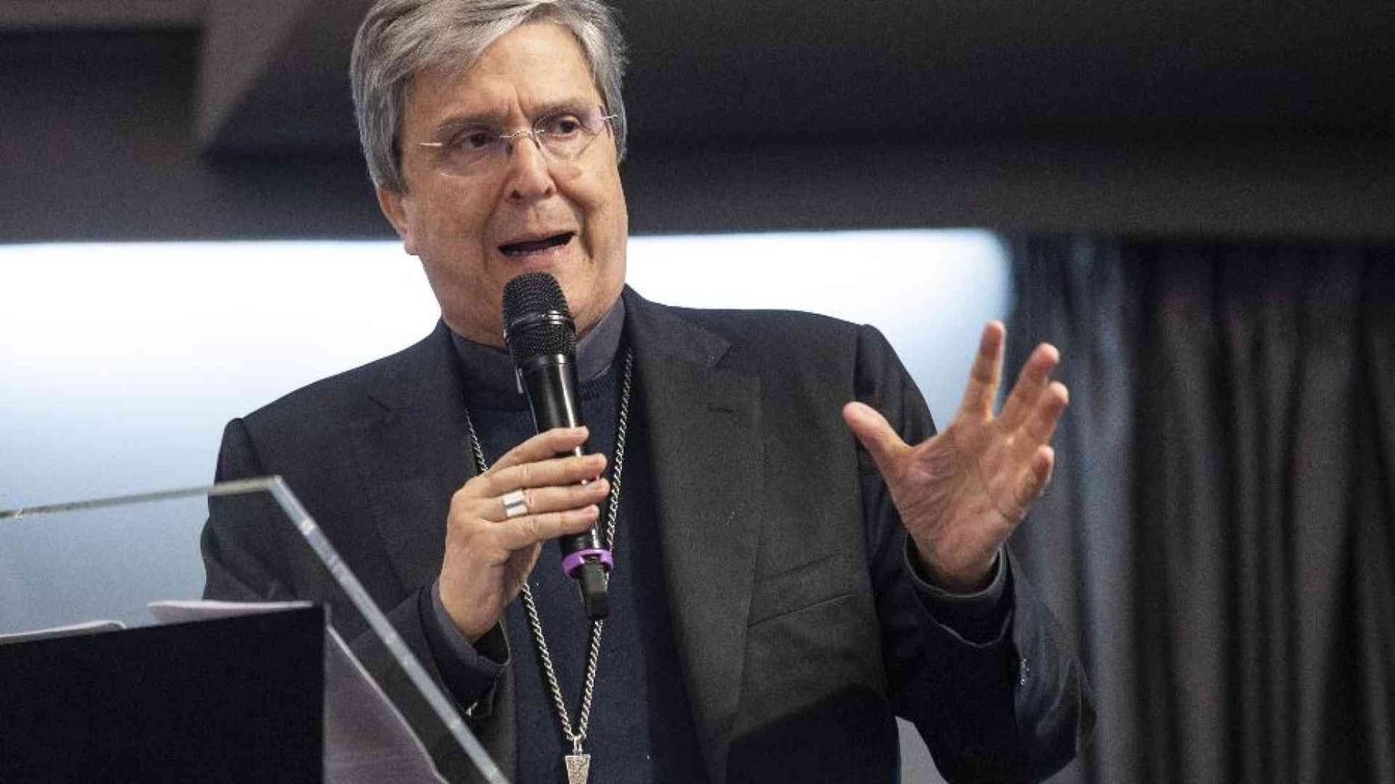 Savino (Cei): la lezione del Papa all'ospedale? Stare a fianco dei malati