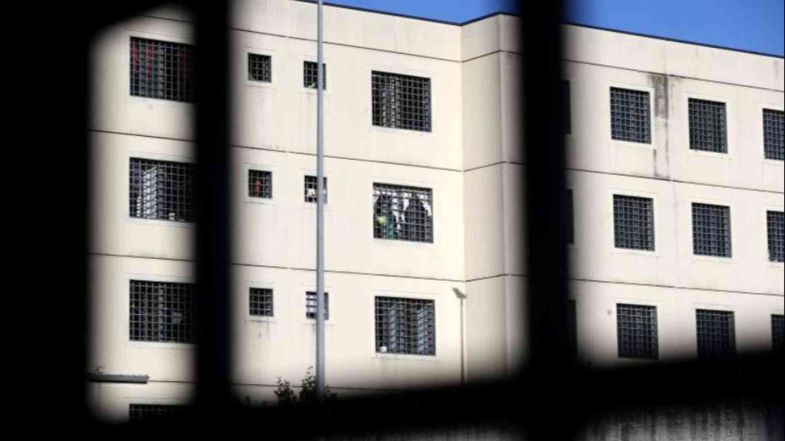 Le carceri sono piene al 132,4%. «Usare anche l’Ia per svuotarle»