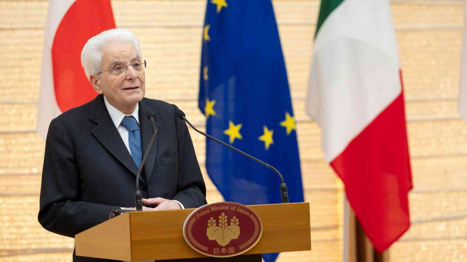 Mattarella: «Ora una pace che non umili nessuno. Garanzie per l'Ucraina»