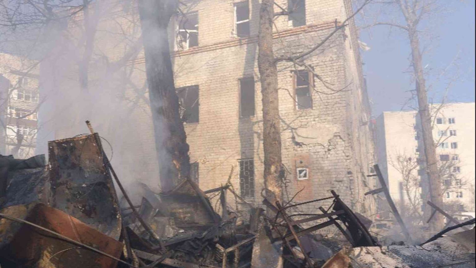 Ancora stragi in Ucraina. E Kiev valuta il ritiro dal Kursk occupato