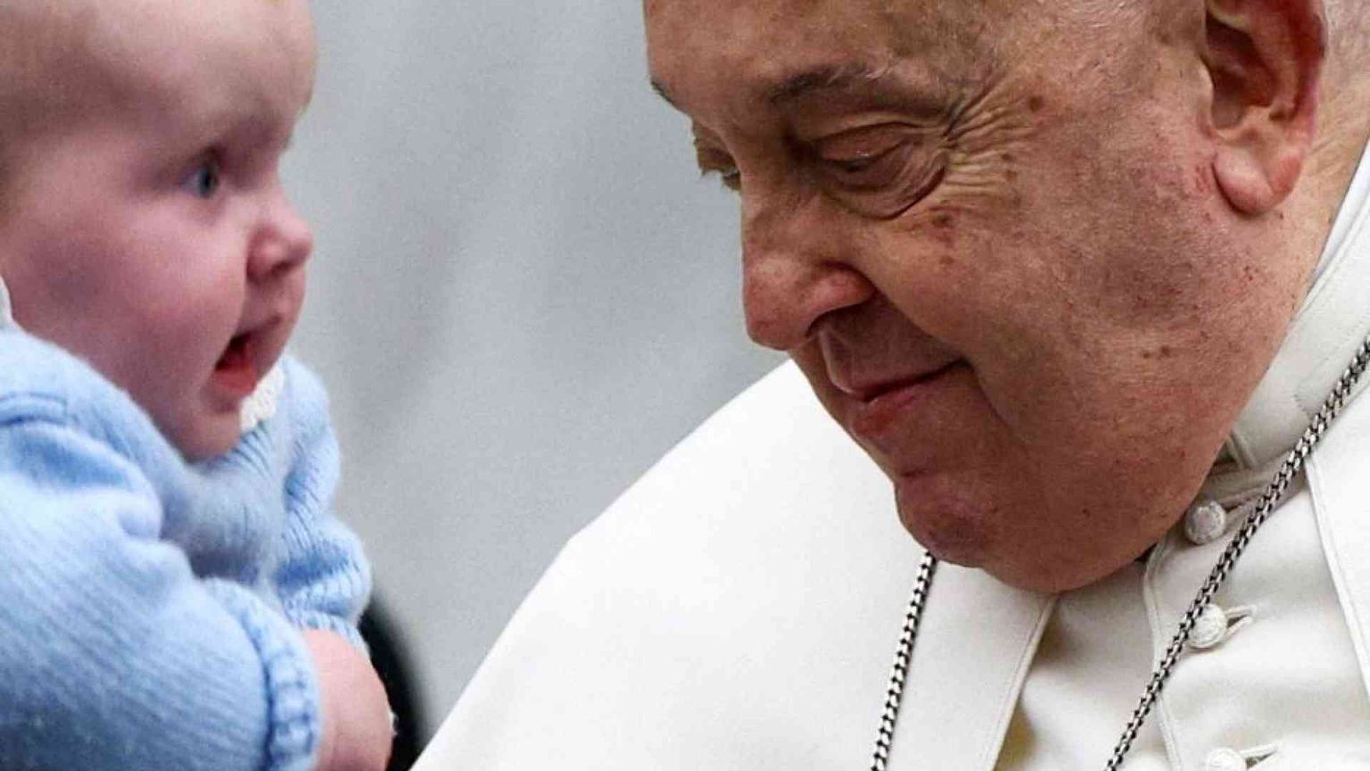 Il Papa: c’è più che mai bisogno di chi si spende per la vita umana