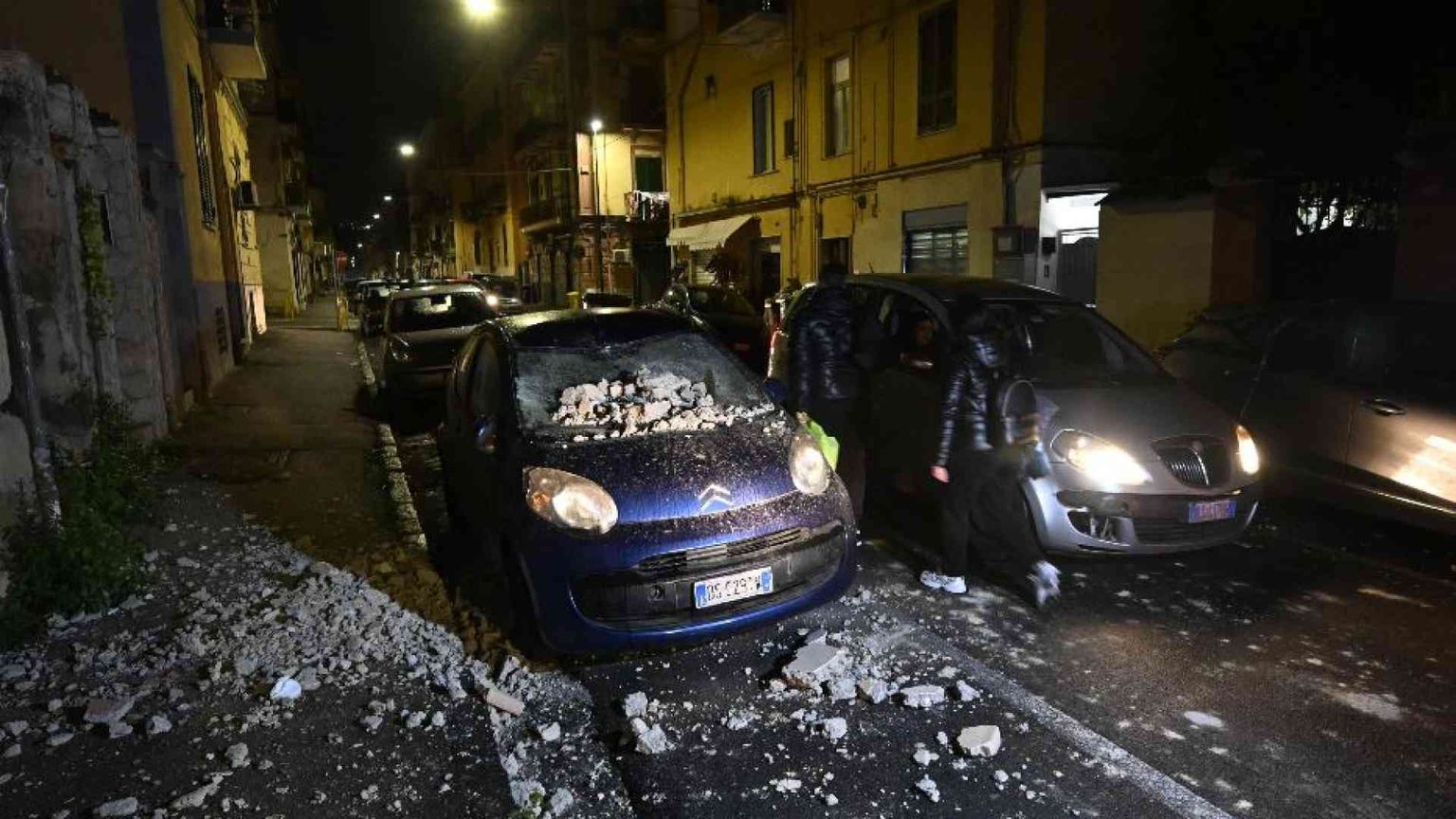 Campi Flegrei, terremoto di magnitudo 4.4 nella notte. Paura e panico a Napoli