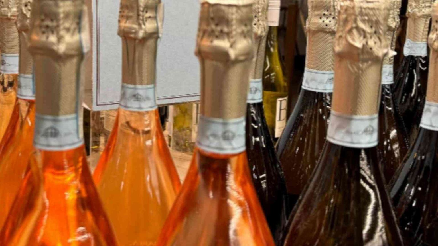 La guerra tra Usa e Ue adesso è sul vino. Cosa rischia di rimetterci l'Italia