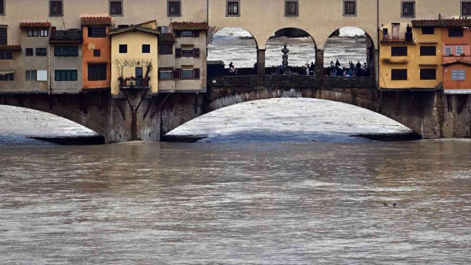 Toscana ed Emilia Romagna sott'acqua: cosa sta succedendo
