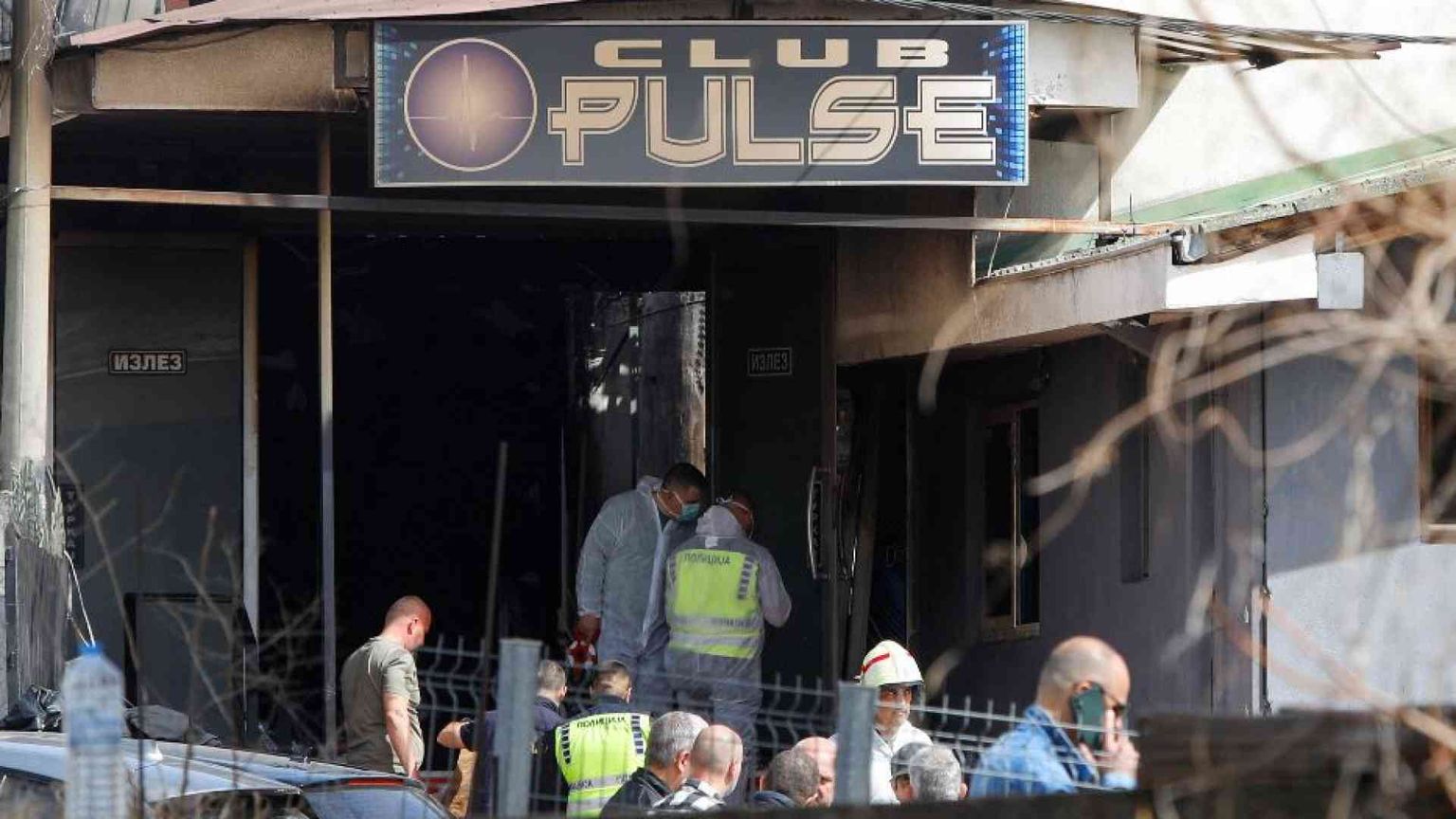 Strage di giovani in discoteca: fuochi illegali e niente idranti