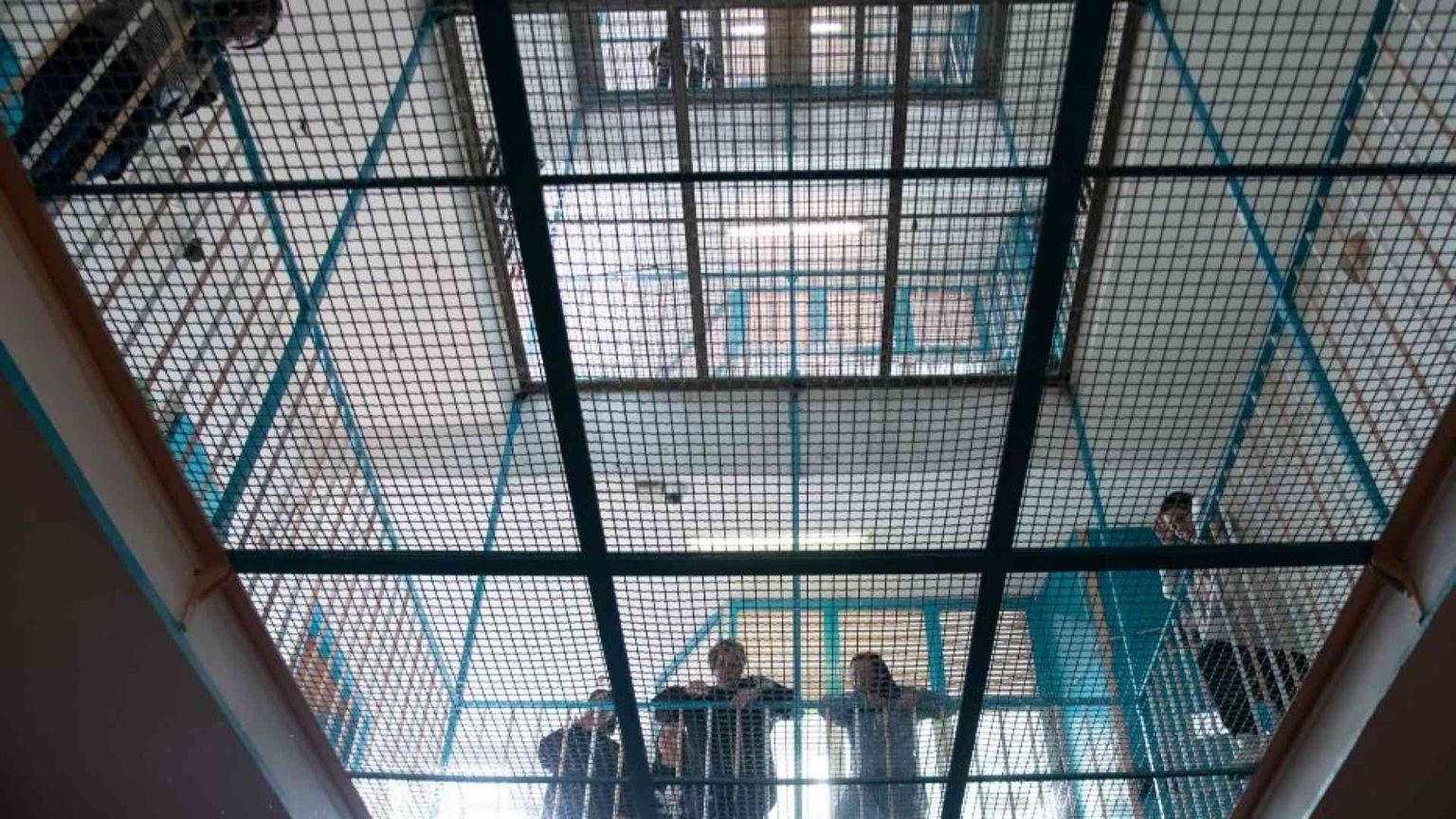 I detenuti minori spostati nelle celle per adulti. Bologna non è l'unico caso