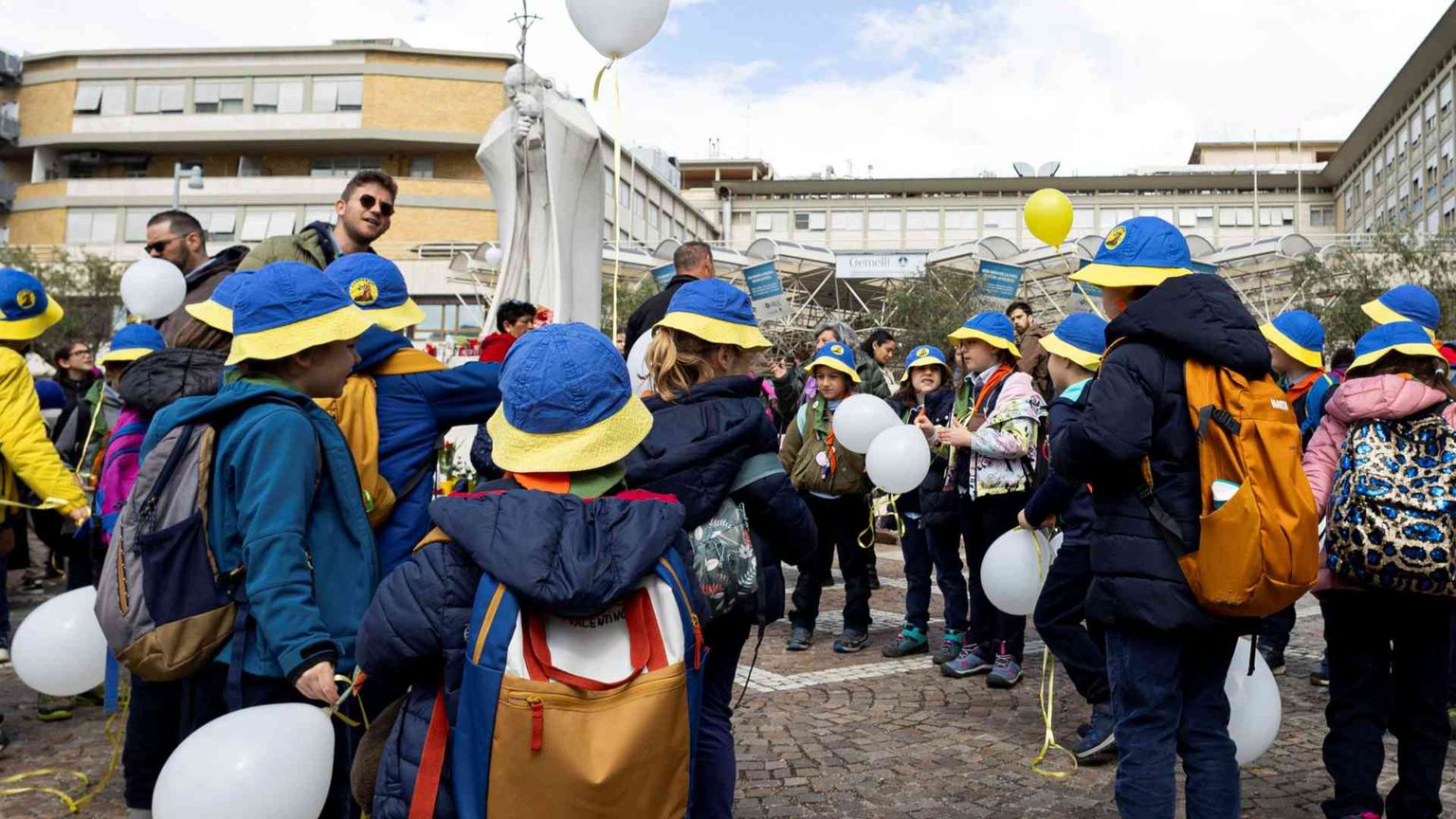 Per il Papa meno alti flussi di ossigeno e meno ventilazione meccanica