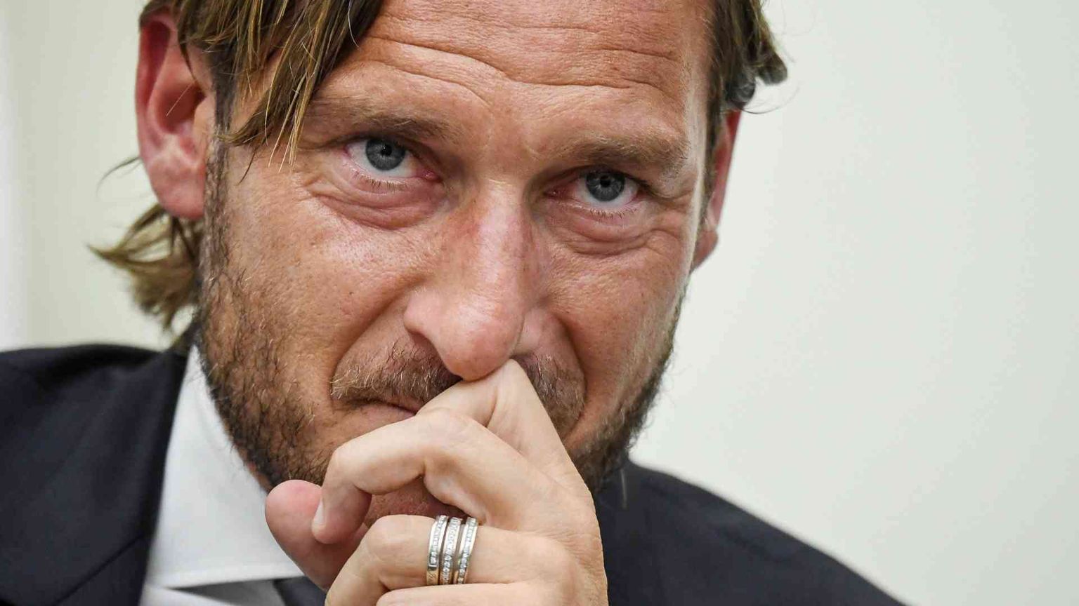 Totti a Mosca, ospite d'onore a un evento: scoppia la polemica