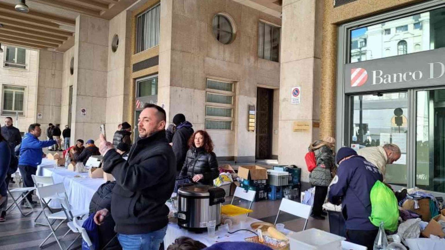 La solidarietà è condivisione: il pranzo della domenica con i senzatetto
