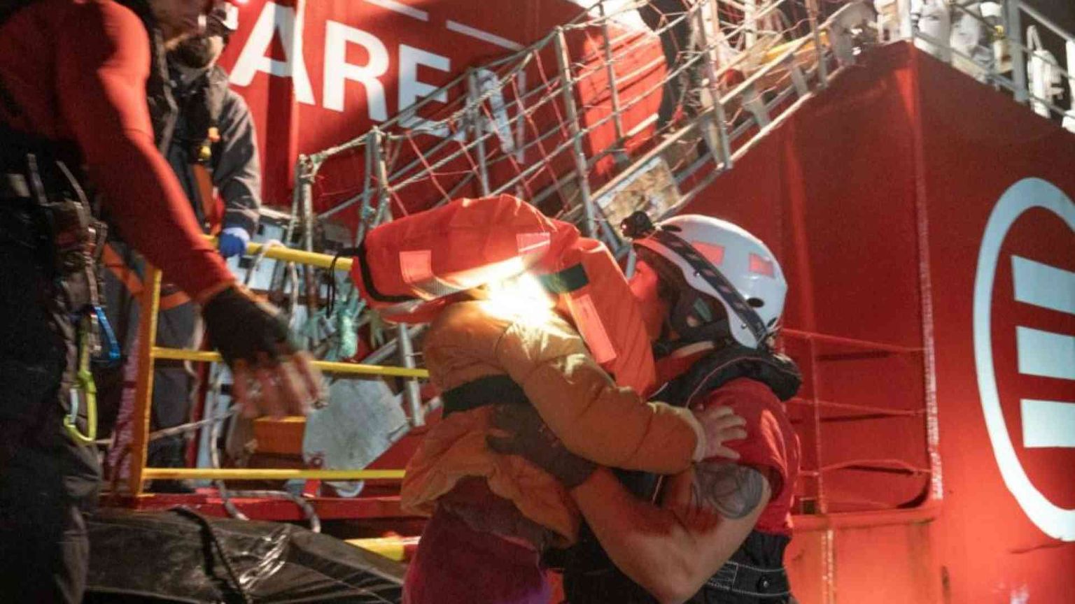 Tragico naufragio in Tunisia: 612 soccorsi (18 morti)