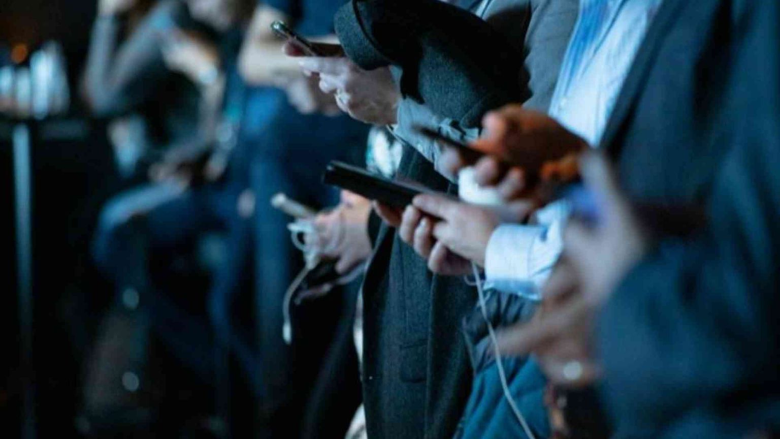 Interconnessi, ma non ascoltiamo più. Serve una “comunicazione di speranza”