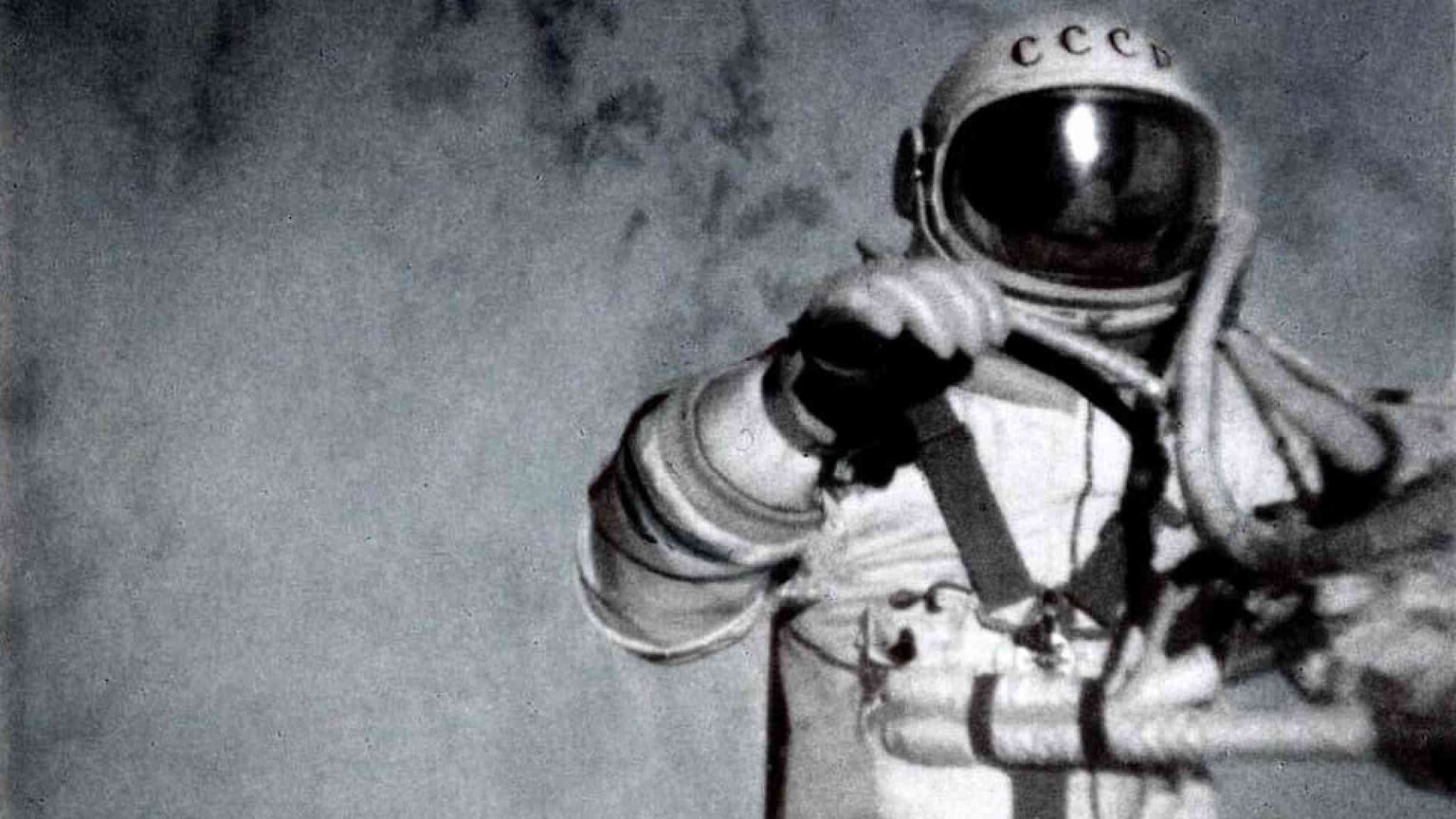 La passeggiata spaziale ha mostrato che la luce può riempire l'oscurità