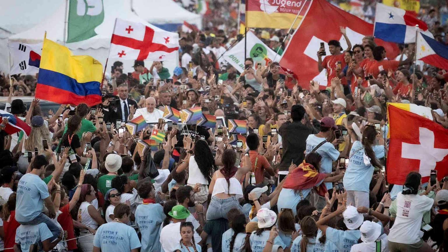 Nel mondo i cattolici sono aumentati. Pochissimo in Europa