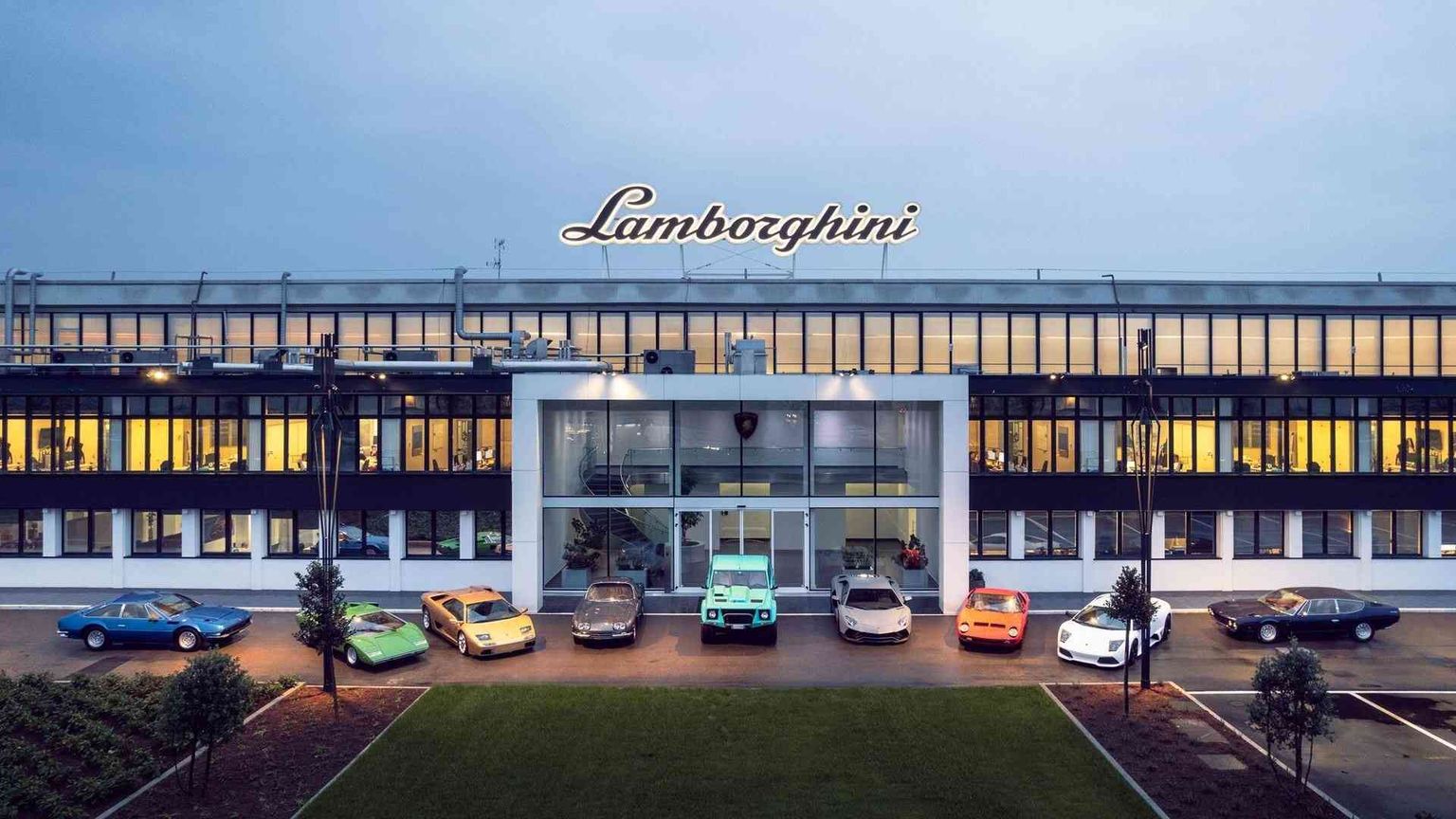 Numeri e fatturato da record: il lusso frena ma Lamborghini accelera