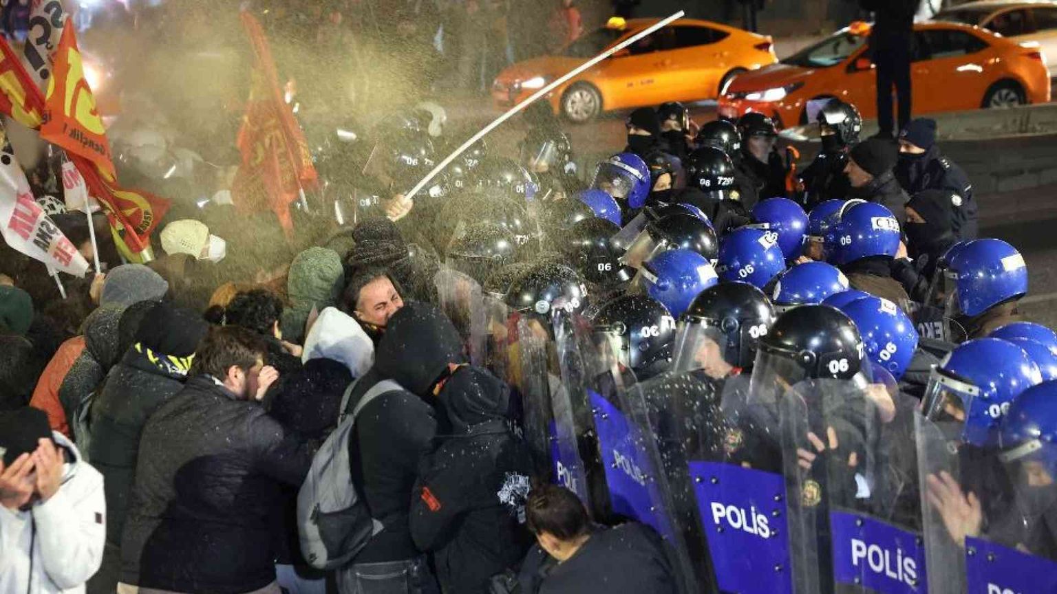 Istanbul non si arrende: 340 in cella per aver detto «no» a Erdogan