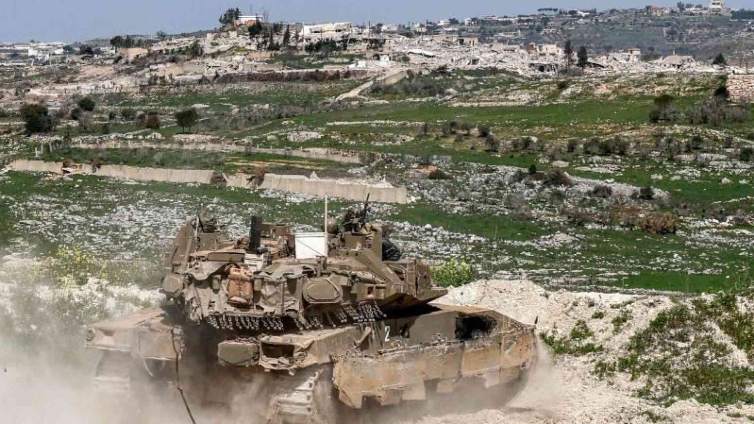 Si riaccende il Libano. E Fatah sfida Hamas: ceda il potere a Gaza